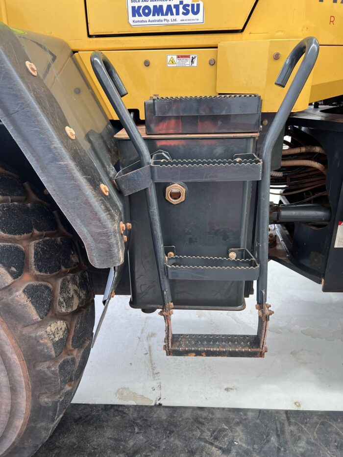 Komatsu WA320PZ-6 Tool Carrier For Sale - Image 11