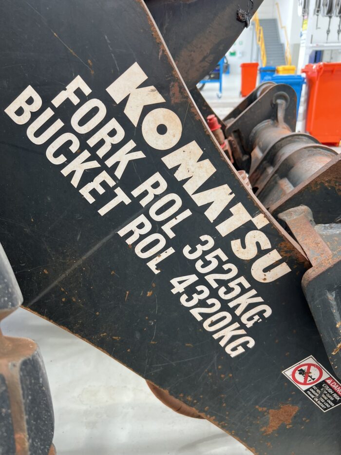 Komatsu WA320PZ-6 Tool Carrier For Sale - Image 8